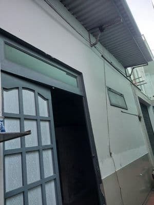 Nhà hẽm 1 / cách đường xe hơi 20 m