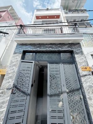 Nhà 4 tầng Tôn Đản, 4.3x10m, 4PN, 3WC, sân thượng