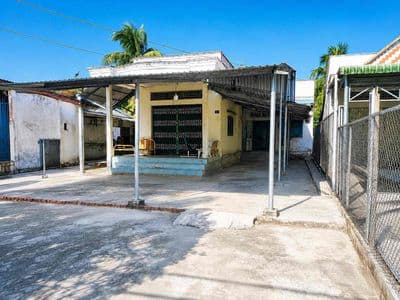 Bán đất trên đất có căn nhà cấp 4 3phòng ngủ 1nhà bếp cực kỳ rộng