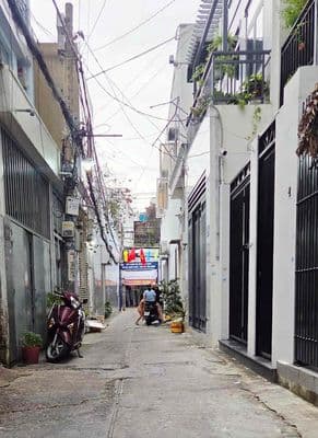 12tr-2lầu-3pn-4máy lạnh-ban công st-hxh ngay chợ vải phú thọ hoà,tp