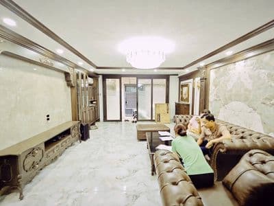 Nhà xây mới có thang máy, 7 tầng, cách ô tô 20m, 17 tỷ