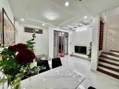 Nhà Võ Chí Công đầu HQV - 35m x 5 tầng - Lô Góc 2 Thoáng