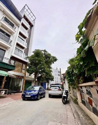 Nhà 7 tầng kinh doanh ô tô tránh Thạch Bàn, Long Biên