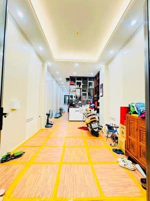 Nhà mặt ngõ Ngọc Thụy, Long Biên, 42m2, 5 tầng, 8.2 tỷ
