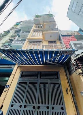 Nhà dân xây chắc chắn, ô tô đỗ cửa, kinh doanh sầm uất, Trung Văn