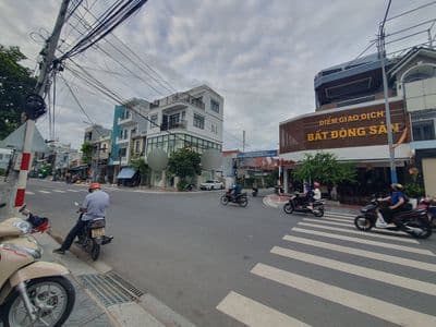 Cho thuê tòa nhà 2 MTKD Trần Quang Khải, Dĩ An, 15tr/tháng