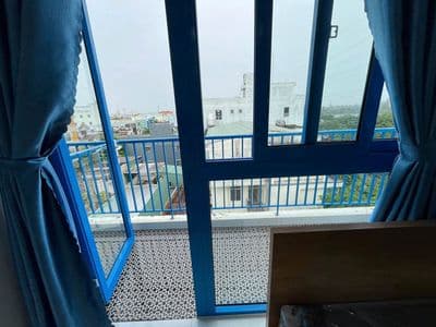 Căn hộ Studio full nội thất, ban công, thang máy, sát Kiến Trúc, Đông