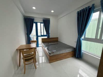 Cho thuê căn hộ studio full nội thất, ban công, thang máy tại Châu Thư
