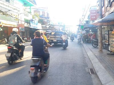 Cho thuê nhà 2 lầu mặt tiền Chợ Tân Quy, giá chỉ 36 triệu/th
