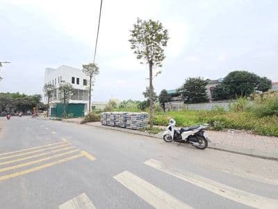 Bán đất 100m² TT Quang Minh, Đông Anh, có vỉa hè