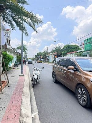 Bán nhà 1 trệt 2 lầu mặt tiền Phan Thanh Giãn, Bình Dương