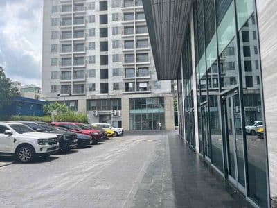 Cho thuê mặt bằng rivera park 135m2
