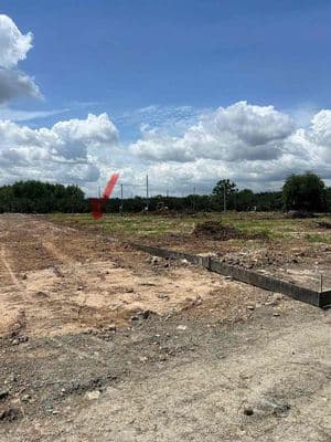 cần bán đám đất vườn hơn 600m2, có sẵn 100m2 thổ cư