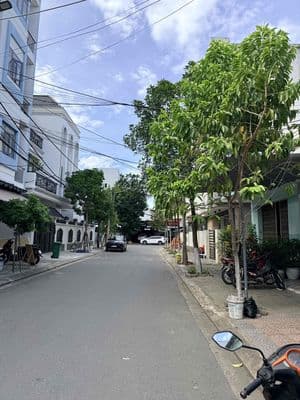 cho thuê nhà nguyên căn có gác lững