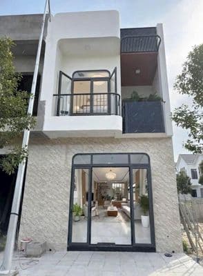 Cần bán nhà 1 trệt 1 lầu ngay chợ Tân Hiệp, Tân Uyên