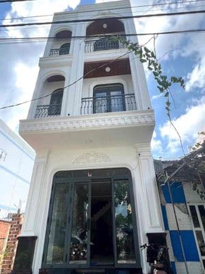 Nhà mới 3 lầu 10 phòng full máy lạnh KDC Diệu Hiền