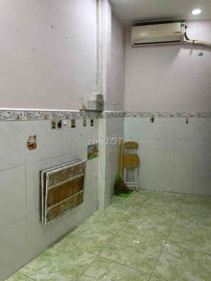 Cho thuê nhà nguyên căn, giá chỉ bằng ở trọ. Gía 4,5 tr. Có nội thất