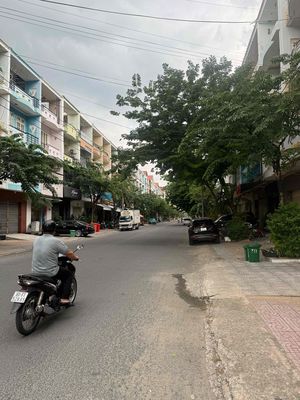 Nhà 1 trệt 2 lầu phường bửu long