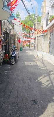 Nhà mới đẹp ngay ủy ban Trương Thị Hoa Q12 hẻm 1 xẹt ngắn giá 1ty590
