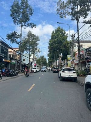 Mặt Tiền Nguyễn Ái Quốc , Công viên B5