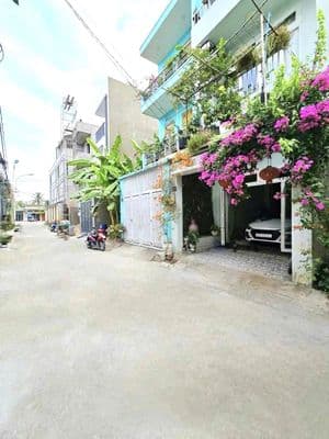 Nhà 3 tầng xe hơi ngủ trong nhà cạnh vinhome q9 hoàn công kết cấu đẹp