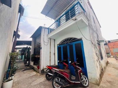 Nhà SHR 72m2 tc 100% phường Dĩ An hẻm 2,1m xóm nghèo giáp Thủ Đức