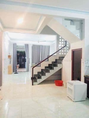 Nhà tl37. gần trường cấp 1..2..3. trệt lầu sân thượng 2pn 2wc