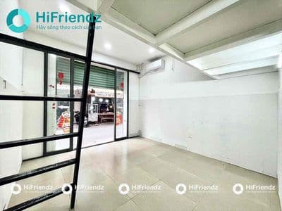 Kiot mặt bằng - có gác ở lại máy lạnh - ngay chợ