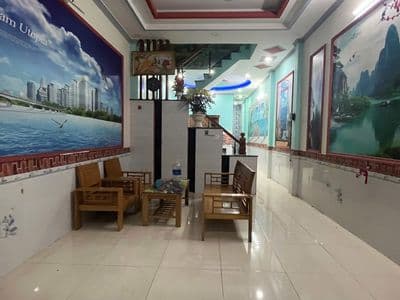 Cho thuê nhà trệt lầu sân xe hơi full nội thất gần vincom 550 dĩ an