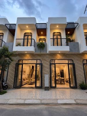 Nhà mới xây kế chợ trung tâm TP Tân Uyên
