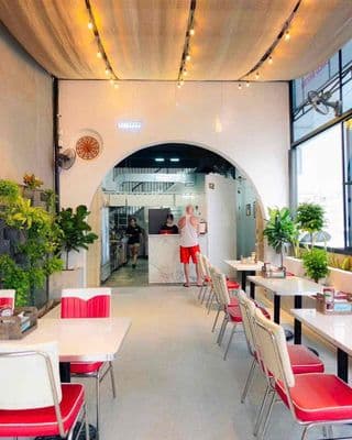 Nhà mặt tiền trần hưng đạo . ngay monachy