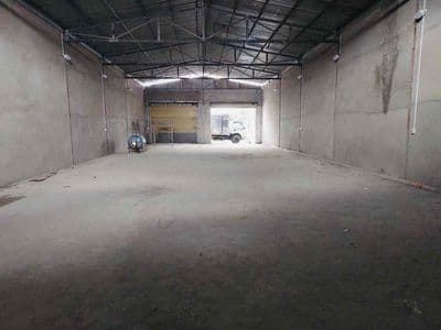 Kho xưởng trần cao. 10*30. đường xe tải