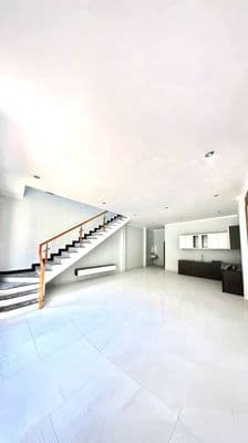 Bán rẻ nhà tân hòa, 1trệt 1lầu mới, sạch đẹp, đường oto gần nhà thờ