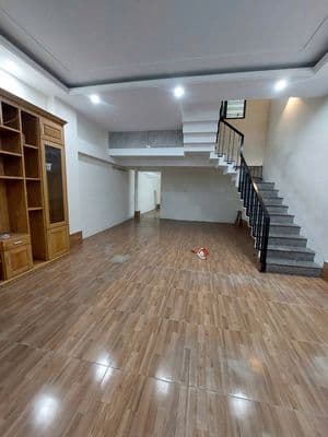Nhà 3 tầng mặt tiền tôn đản
