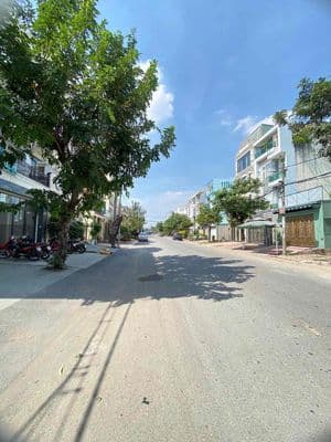 Cho thuê nhà Đường Số 5, khu Ao Sen Tên Lửa, 5x20m, 3.5 tấm, 22 triệu