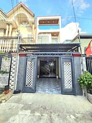 Nhà gần quốc lộ 1 k gần làng đại hoc quốc gia