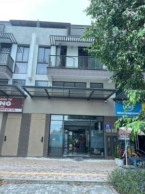 Bán Shophouse 224m2 đối diện căn hộ đang xây full nội thất giá 6 tỷ