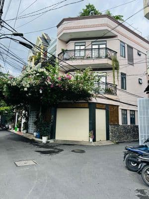 Bán nhà mới - Ngang trên 6 m - Đình Phong Phú - Giá 6,5 tỷ