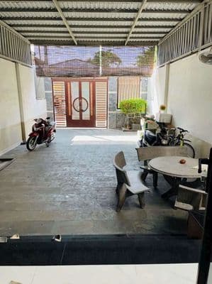 cho thuê nhà gần trường học đông chiêu dt 150m phun nội thất