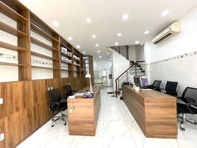 Q10- nhà bán - HXH - 3 tầng - DT 4,8x10 - giá 9 tỷ nhỉnh xíu.