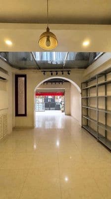 Cho thuê nhà mặt tiền 5 tầng dtsd 230m,đường xe hơi tránh