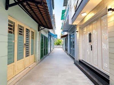 Nhà mới hoàn thiện ở liền