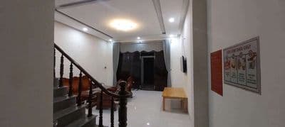 Cho thuê nhà 3 tầng: lê văn tâm - 5 phòng - 5wc