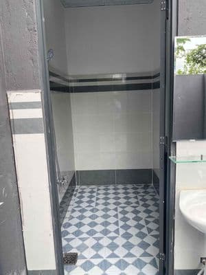 bán gấp căn nhà Ngay cầu lớn hooc môn :140m2 thổ cư - shr giá 1ty850