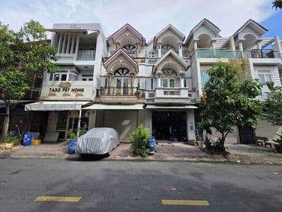 Nhà phố kdc gần BigC Go vào 500m, phường Đông Hòa, TP Dĩ An