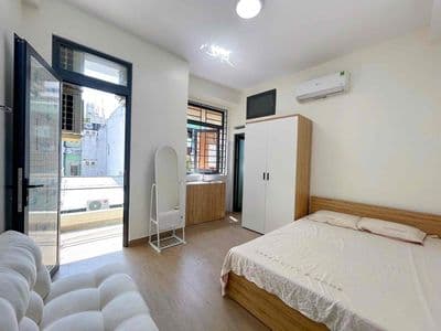 Studio Ban Công Rộng_Phan Xích Long_Gần Chợ Tân Định_Cầu Bông_Quận 1