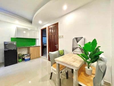 Nguyên tầng 2pn + 1pk full nội thất ngay chợ bà chiểu