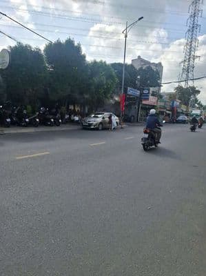cho thue quan nhau 400m goc 2 mat tien quan 12
