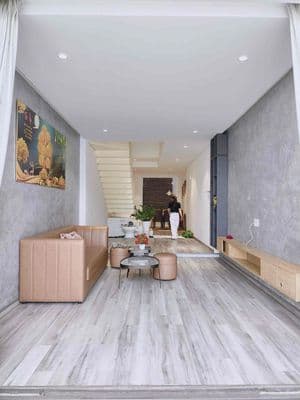 Bán rẻ nhà đẹp 3 tầng full NT, kiệt xe tăng Nguyễn Chánh, sát biển