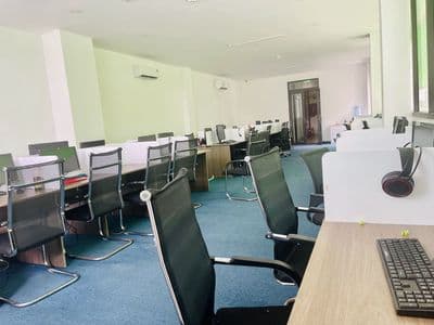 Cho thuê nguyên căn dt 5x18m hầm 5 lầu sàn trống suốt